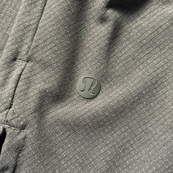 Lululemon Men's WovenAir Half-Zip - Dark Green - Picture 4 of 6